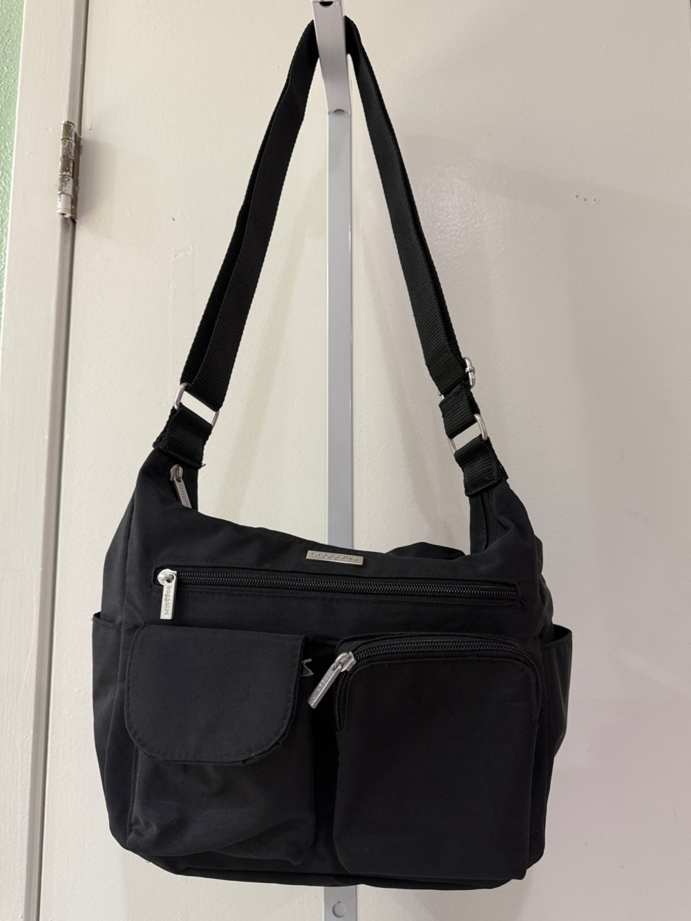 Baggallini Everyday Black Crossbody Bag with Multiple Pockets
